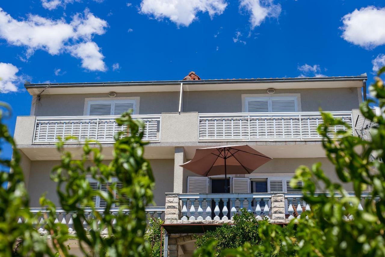 Apartments Rose Trogir Buitenkant foto
