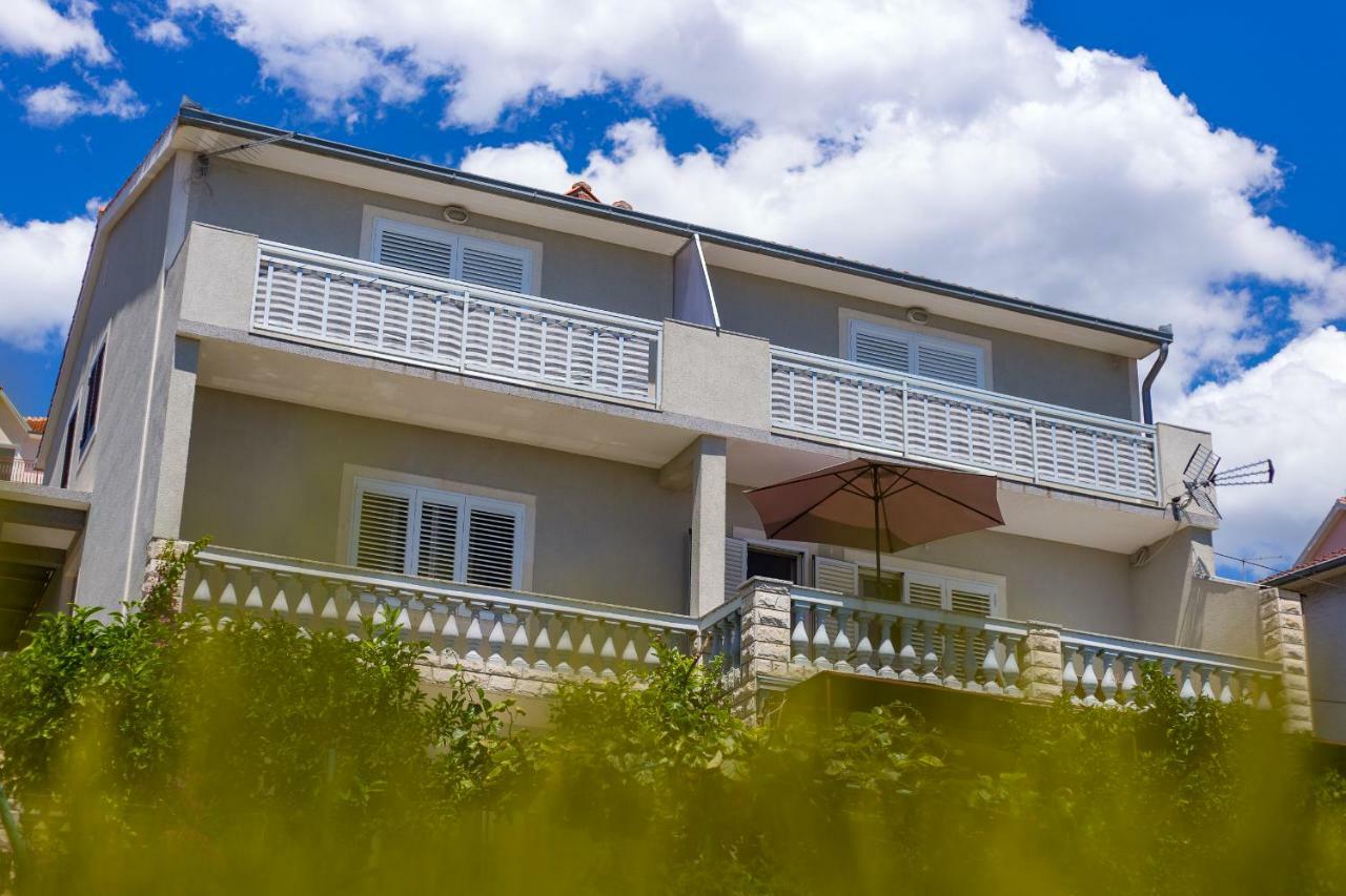 Apartments Rose Trogir Buitenkant foto