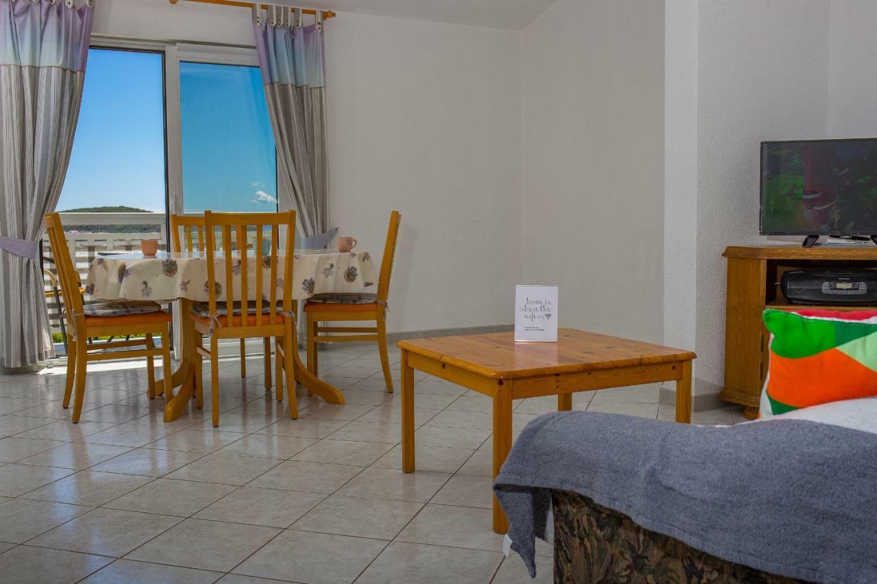 Apartments Rose Trogir Buitenkant foto